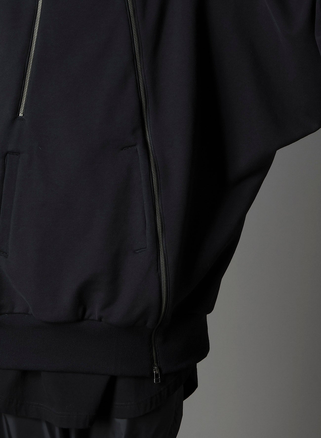 ULTIMA HEAVY FLEECE INVERTED V HOODIE SLIM