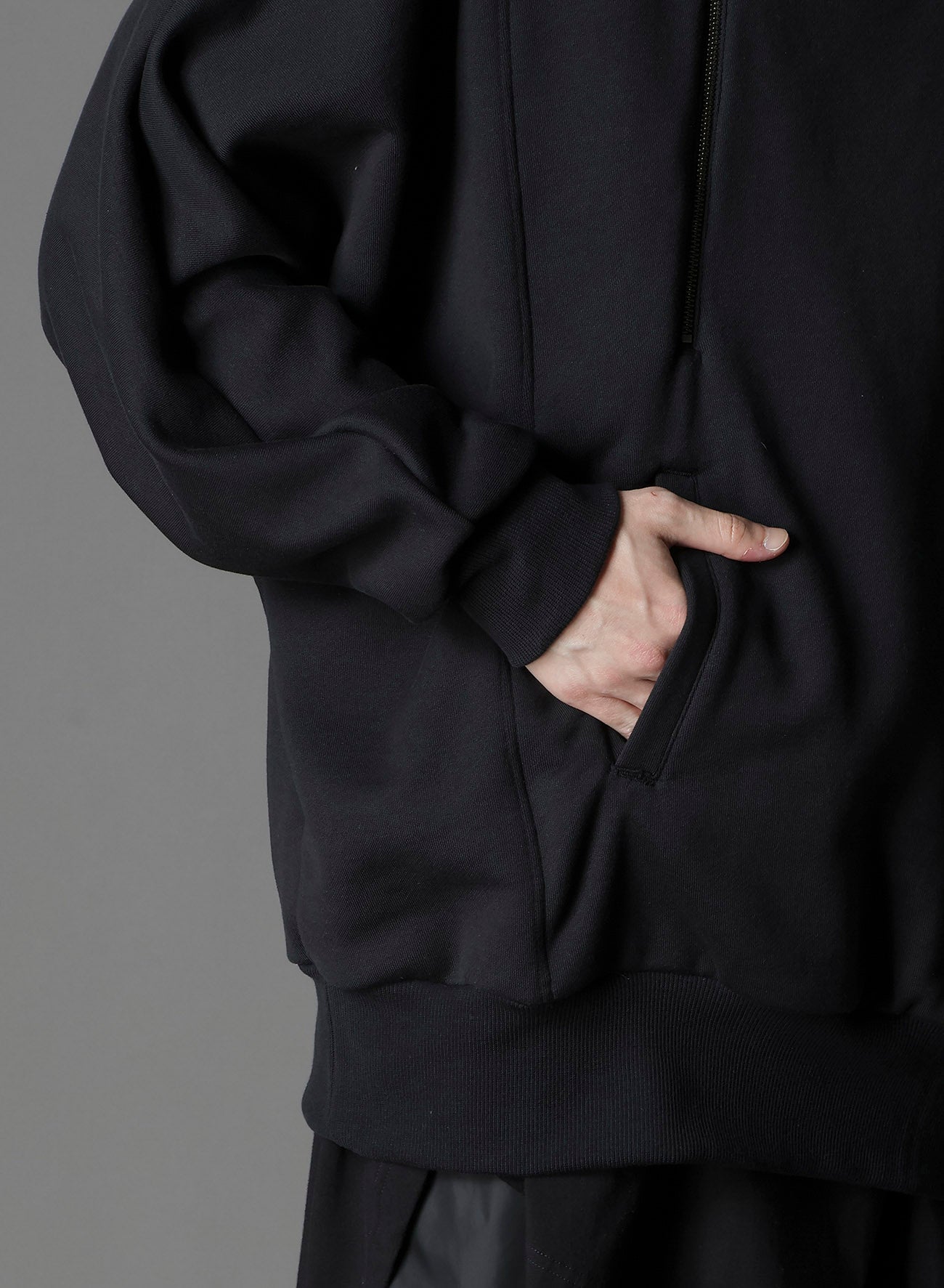 ULTIMA HEAVY FLEECE INVERTED V HOODIE SLIM