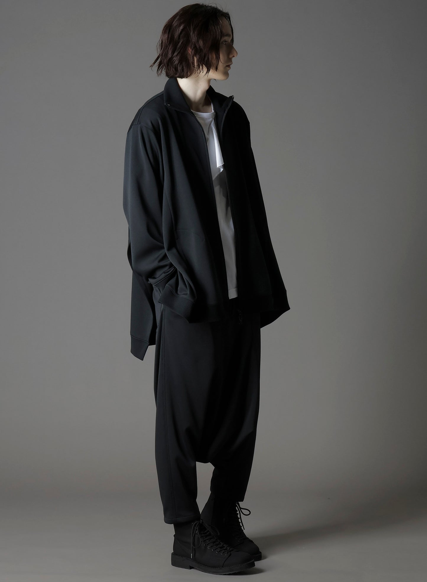 POLYESTER SMOOTH SIDE SLIT TRACK JACKET