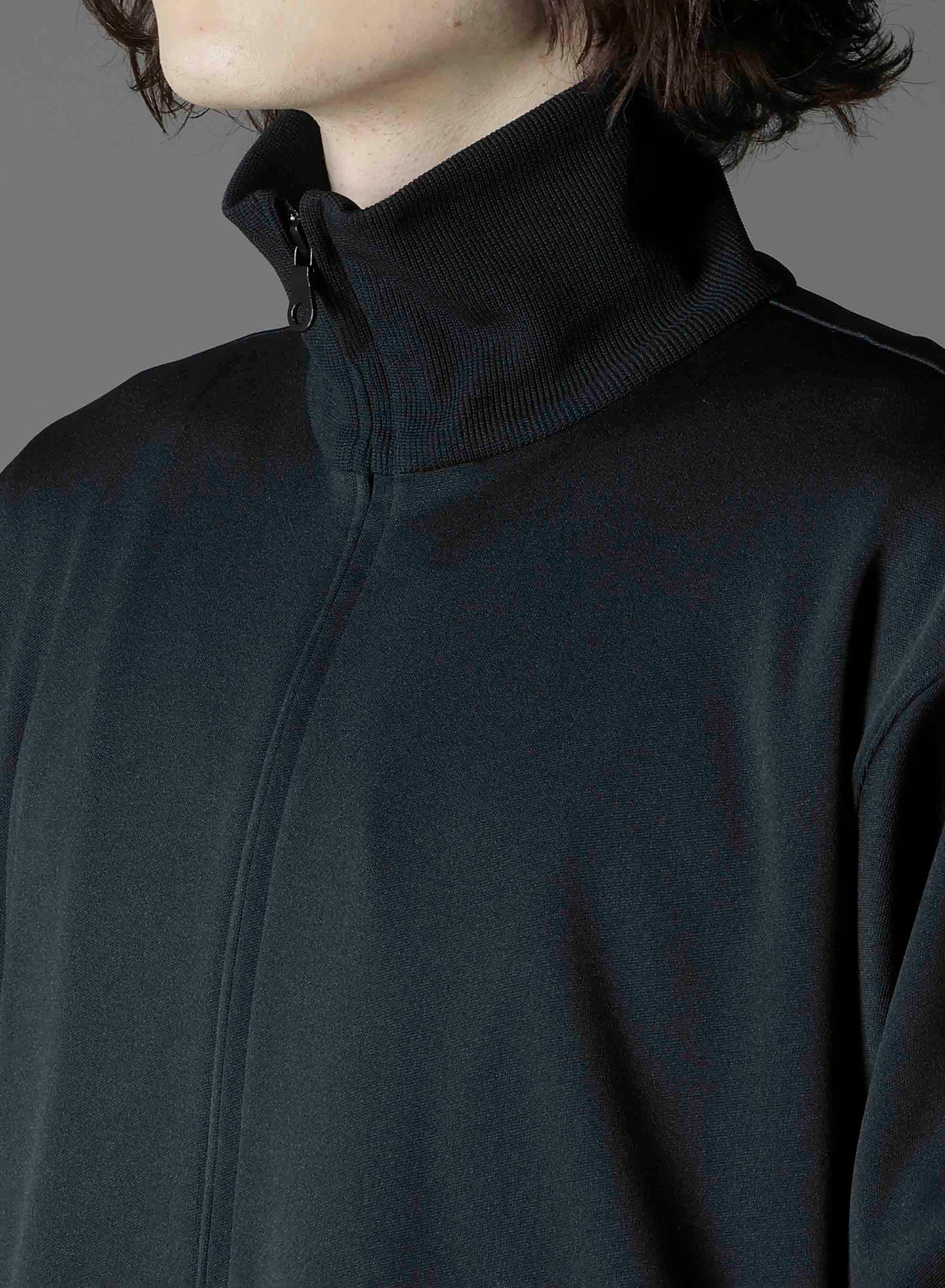 POLYESTER SMOOTH SIDE SLIT TRACK JACKET