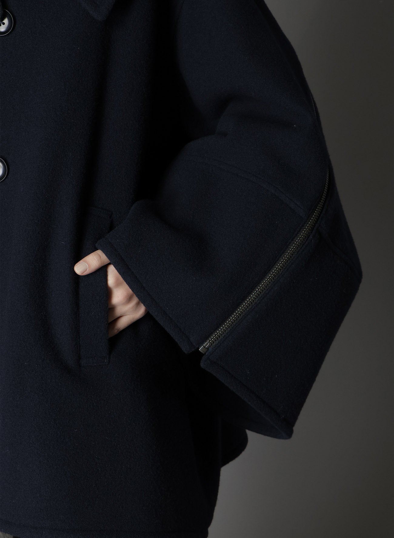 AIRY MOSSER SLEEVE ZIPPER COAT