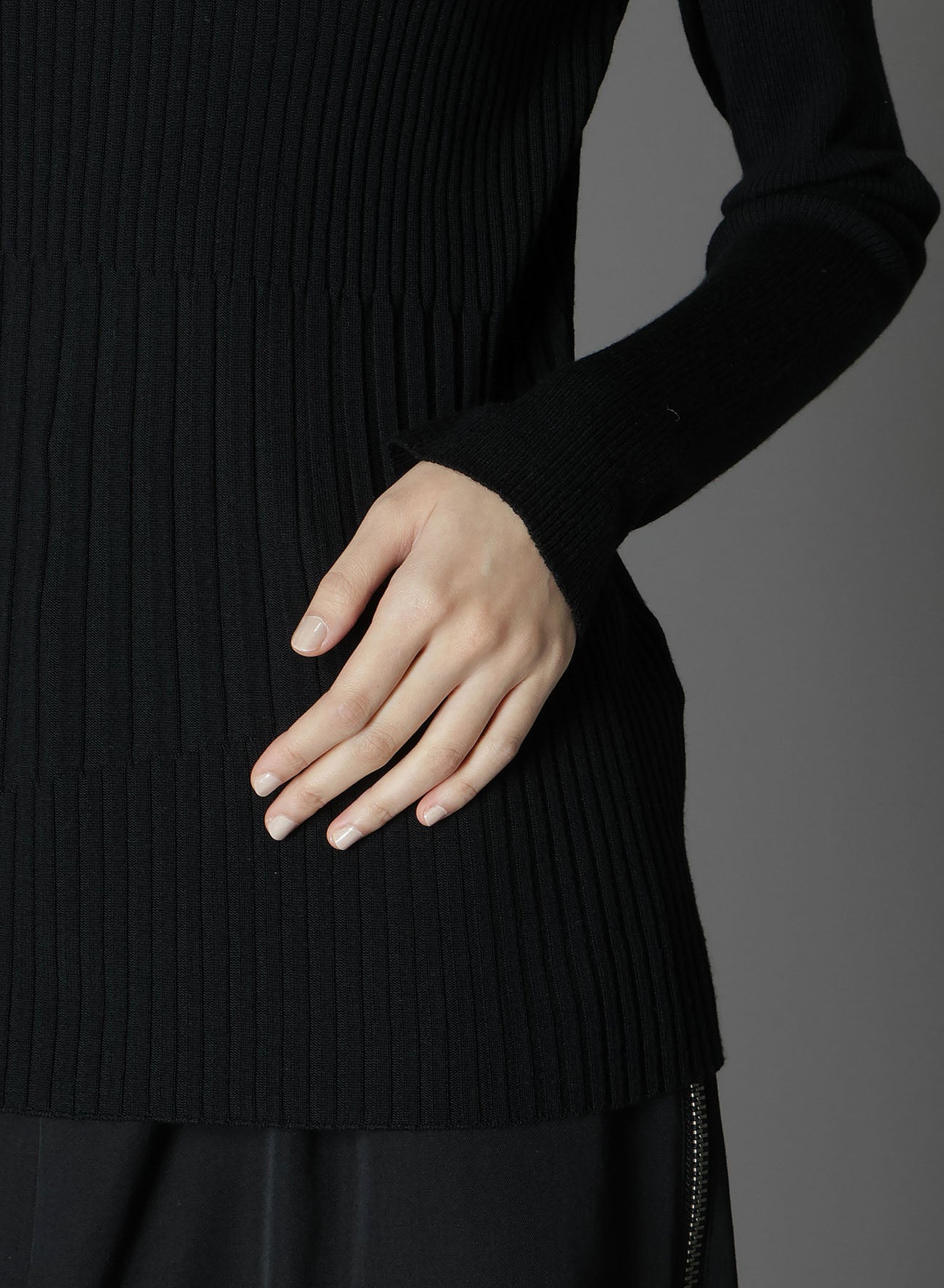 MERINO WOOL DESIGN TURTLENECK KNIT