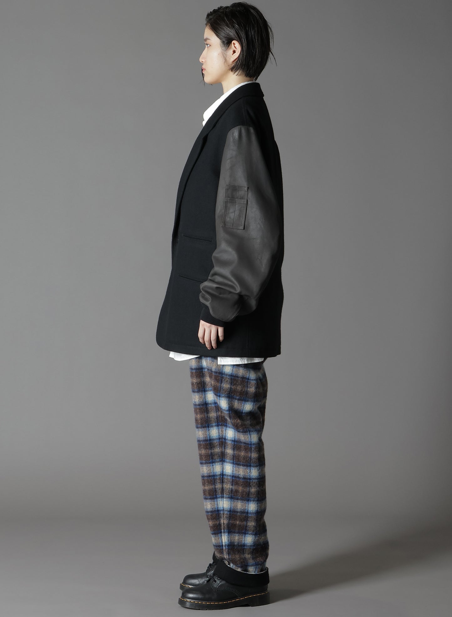 CHECKED SHAGGY WOOL SIDE CUT-OFF PANTS