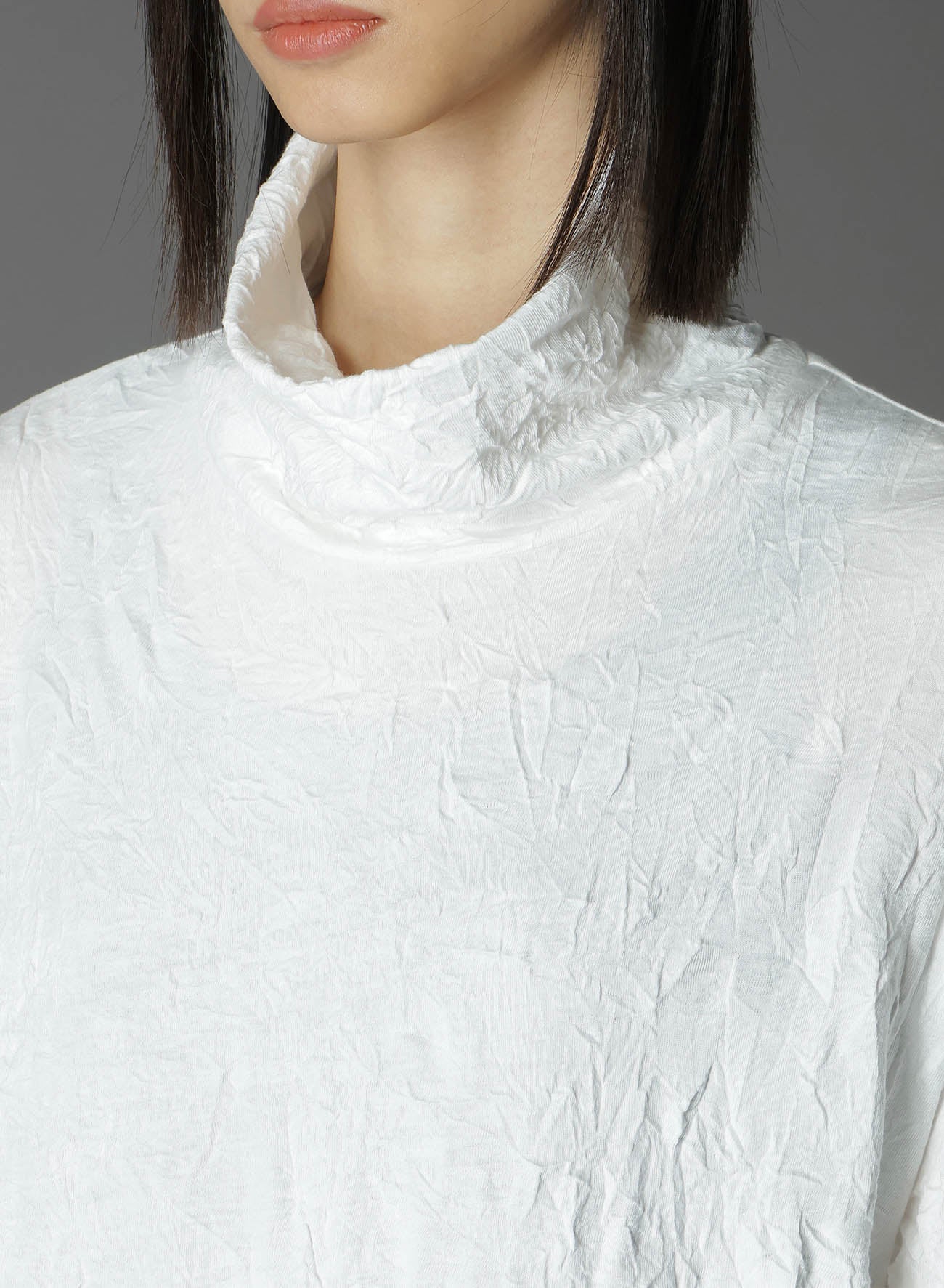 WRINKLED PLAIN STITCH RIGHT-BUTTON OPEN TURTLENECK LONG-SLEEVED T-SHIRT