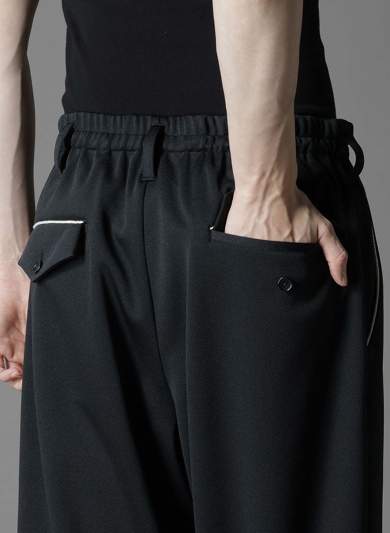 【1/17 10:00(JST) Release】POLYESTER SMOOTH DOUBLE HEM RIB PANTS