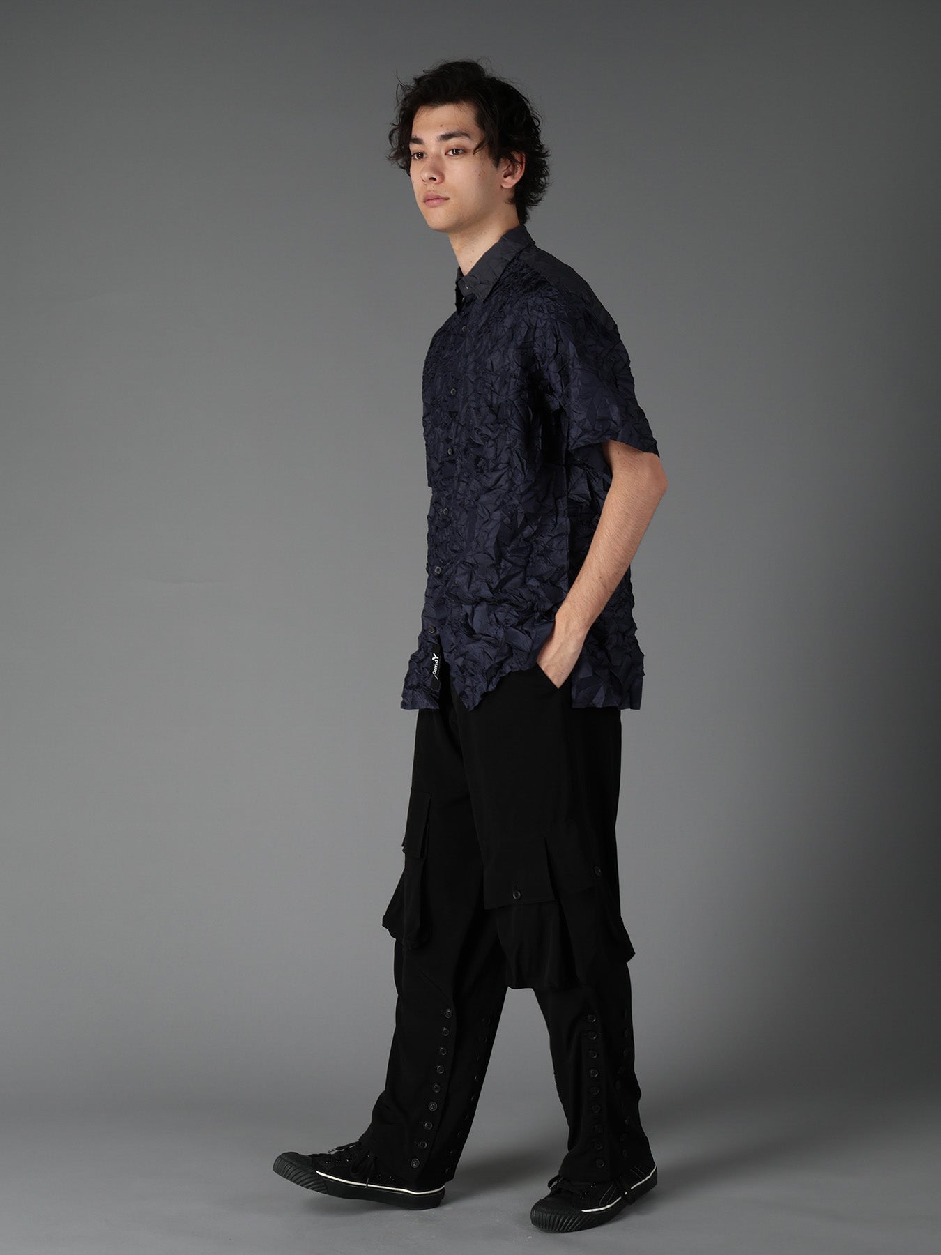CRUSHED FABRIC SHORT SLEEVE SHIRT