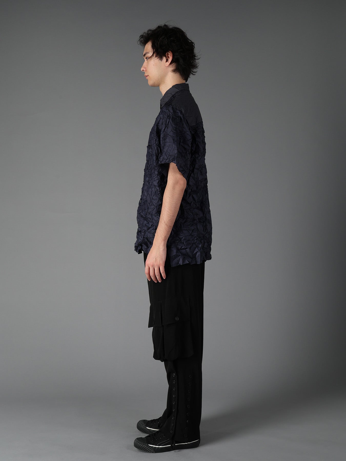 CRUSHED FABRIC SHORT SLEEVE SHIRT