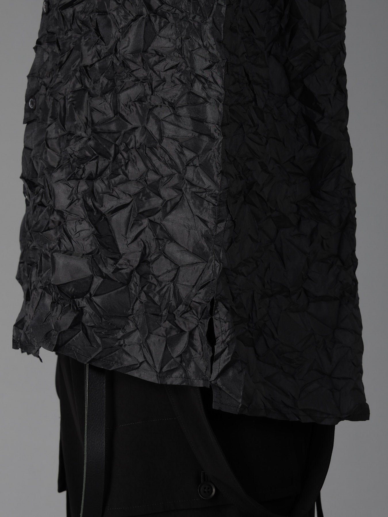 CRUSHED FABRIC LONG SLEEVE SHIRT-BLACK