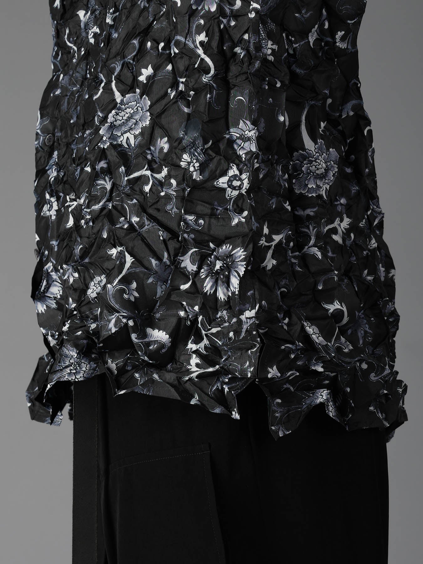 CRUSHED FABRIC BOTANICAL ARABESQUE PRINT SHIRT