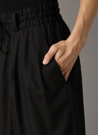 TR TWILL TWO TUCK SHORT PANTS