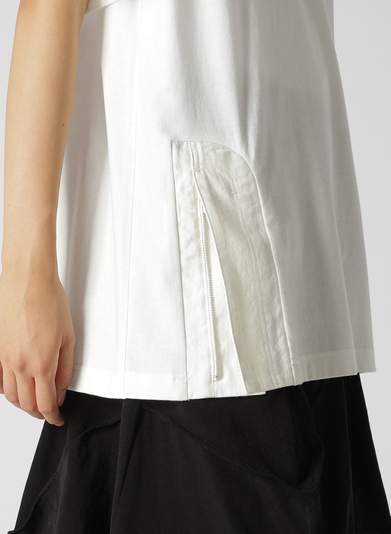 COTTON JERSEY HEM BELTED T-SHIRT