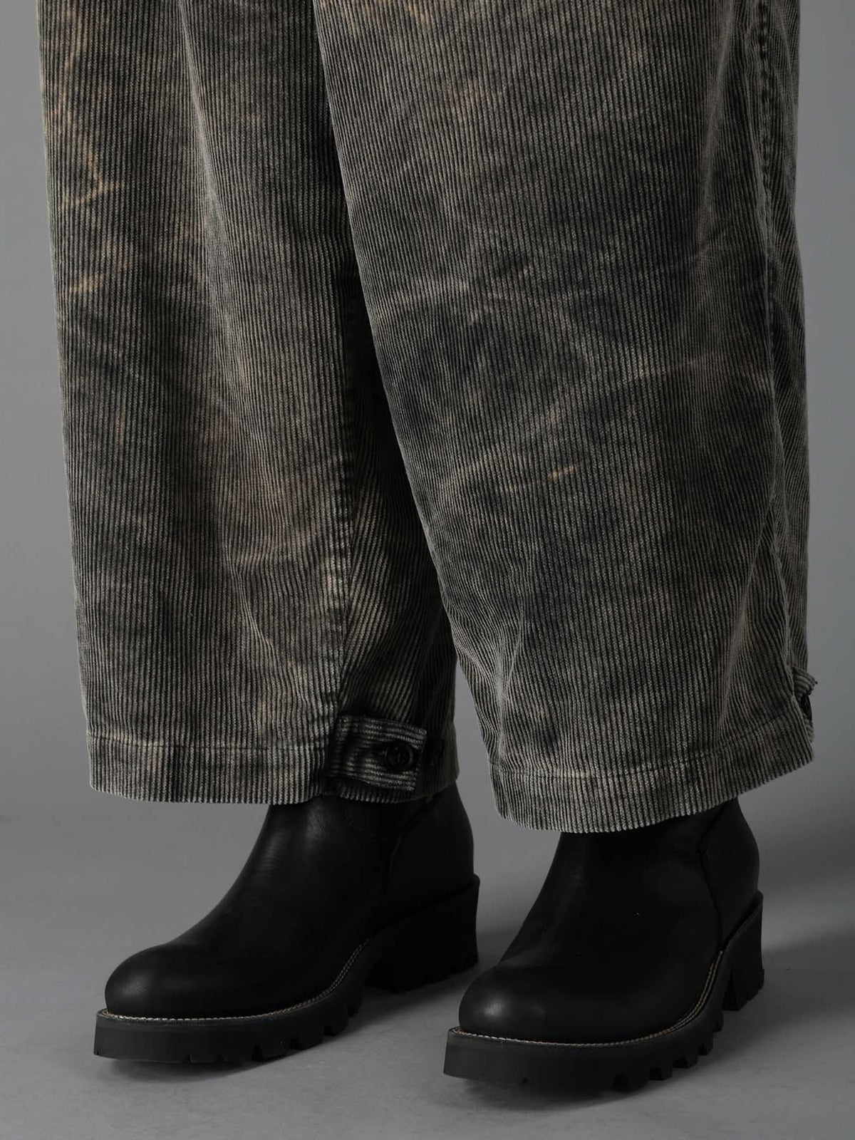 SULFUR-DYED CORDUROY CHEMICAL-BLEACH OVERALL