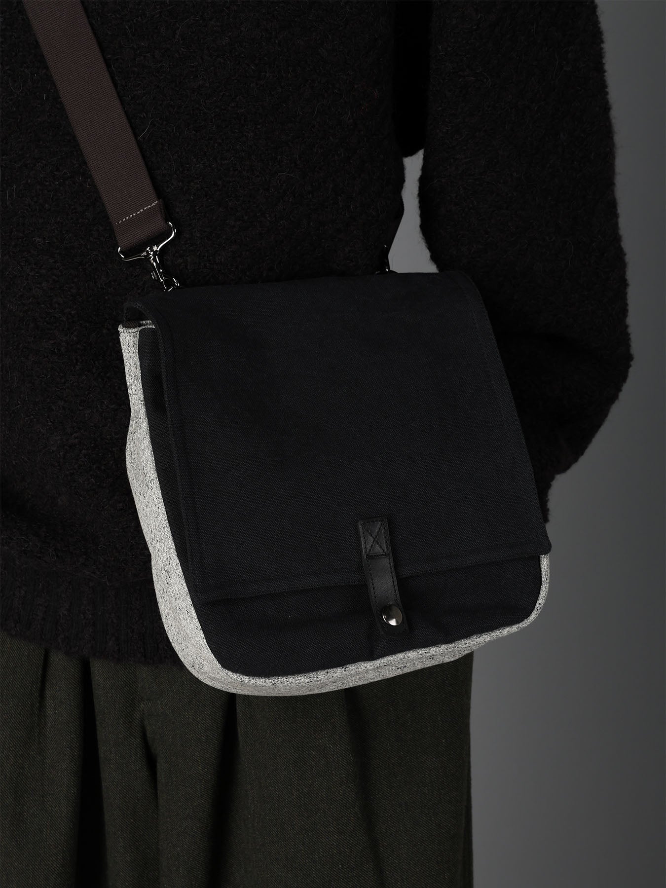 NO.8 CANVAS BIO FINISHED BREAD SHOULDER BAG – THE SHOP YOHJI YAMAMOTO
