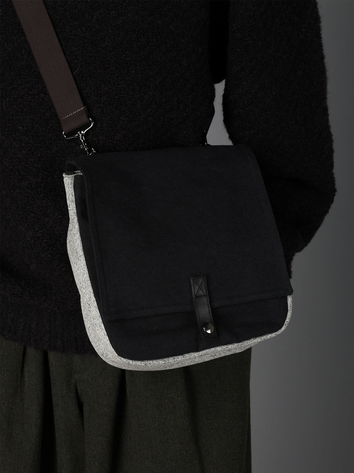 NO.8 CANVAS BIO FINISHED BREAD SHOULDER BAG