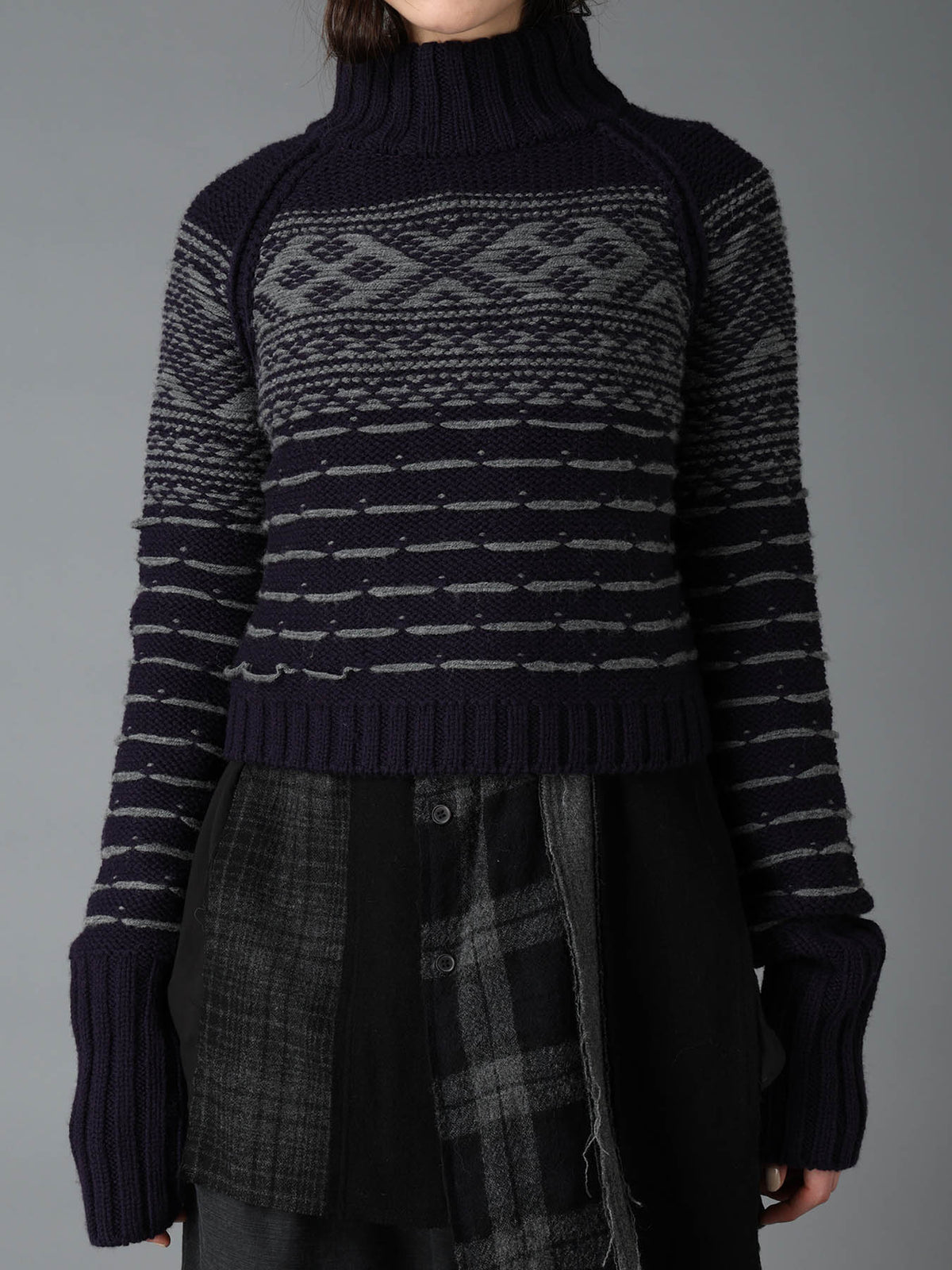 BULKY REVERSE JACQUARD SHORT PULLOVER KNIT
