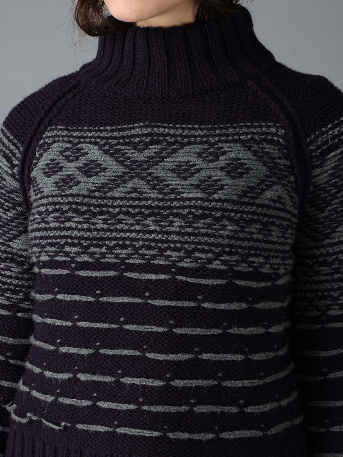 BULKY REVERSE JACQUARD SHORT PULLOVER KNIT