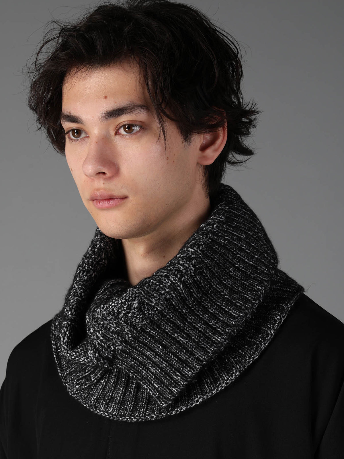 FLUFFY TUBE YARN CABLE KNIT SNOOD