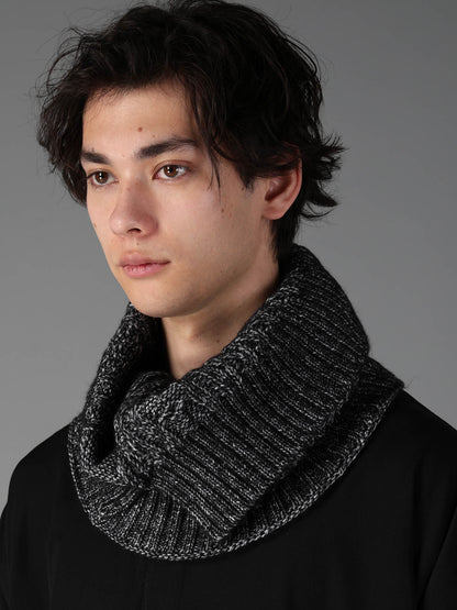 FLUFFY TUBE YARN CABLE KNIT SNOOD