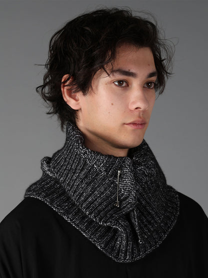 FLUFFY TUBE YARN CABLE KNIT SNOOD