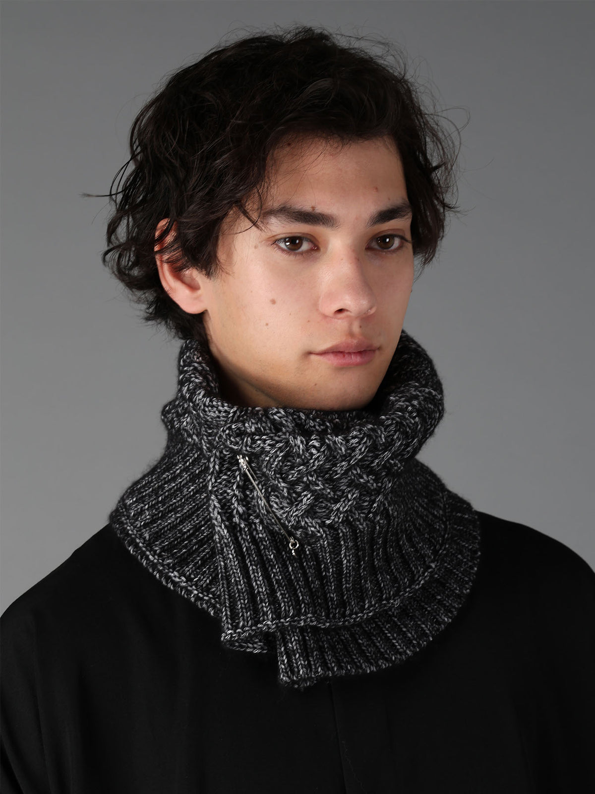 FLUFFY TUBE YARN CABLE KNIT SNOOD