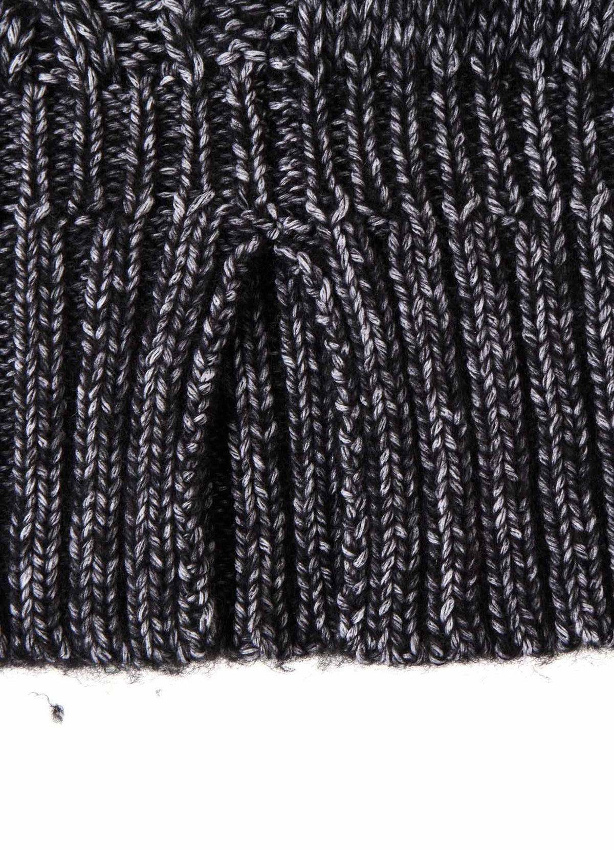 FLUFFY TUBE YARN CABLE KNIT SNOOD