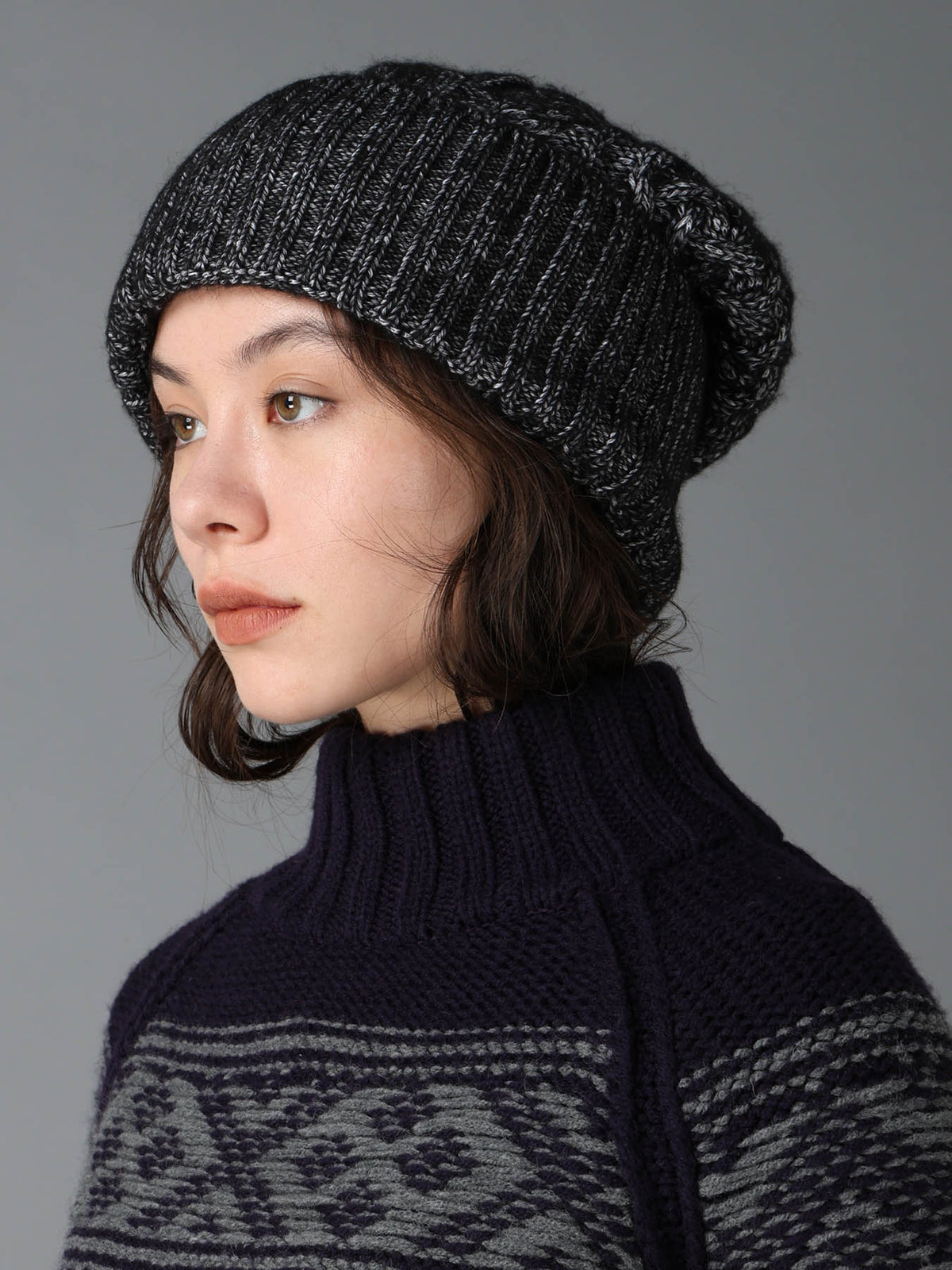 FLUFFY TUBE YARN CABLE KNIT CAP