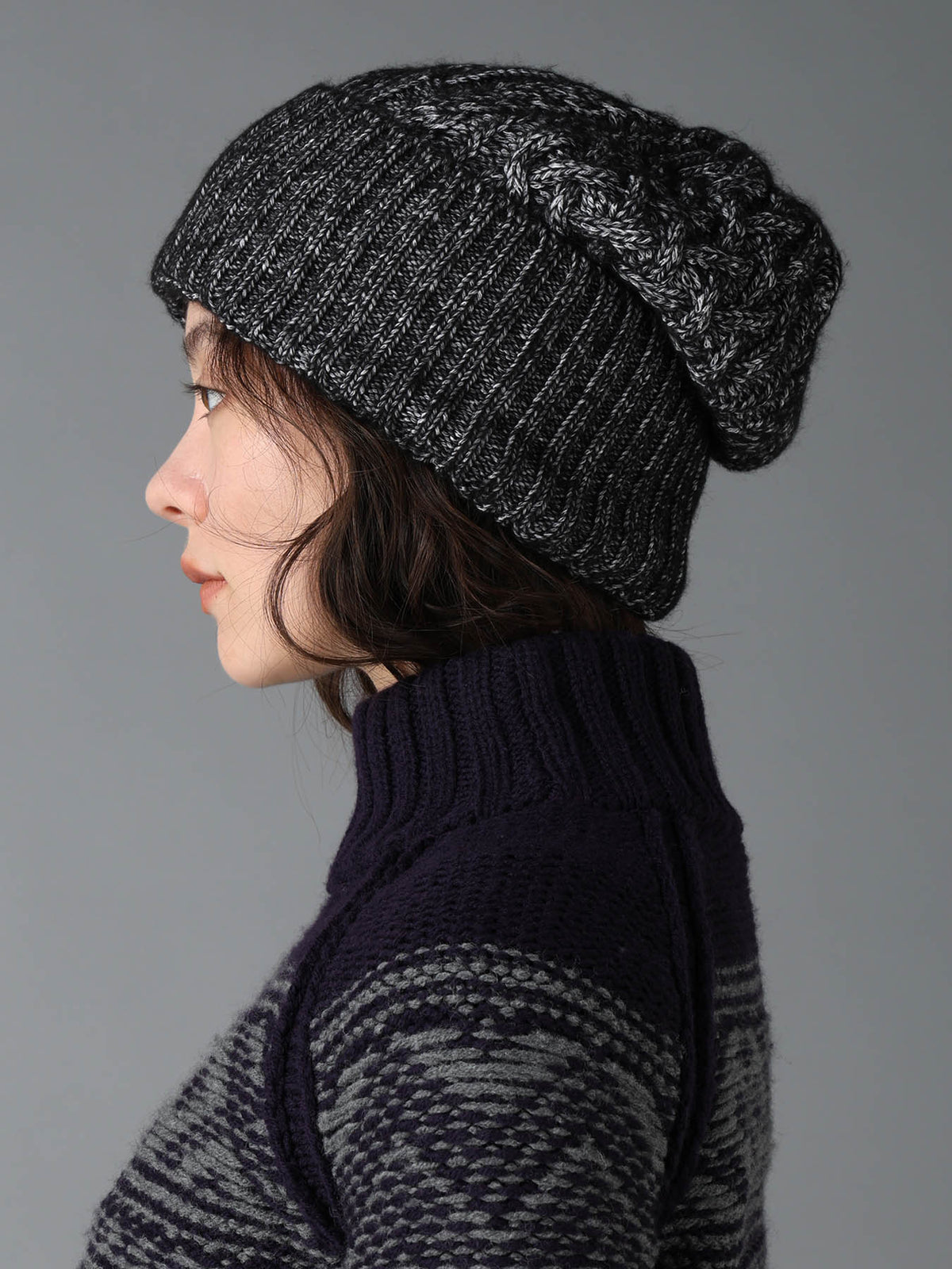 FLUFFY TUBE YARN CABLE KNIT CAP