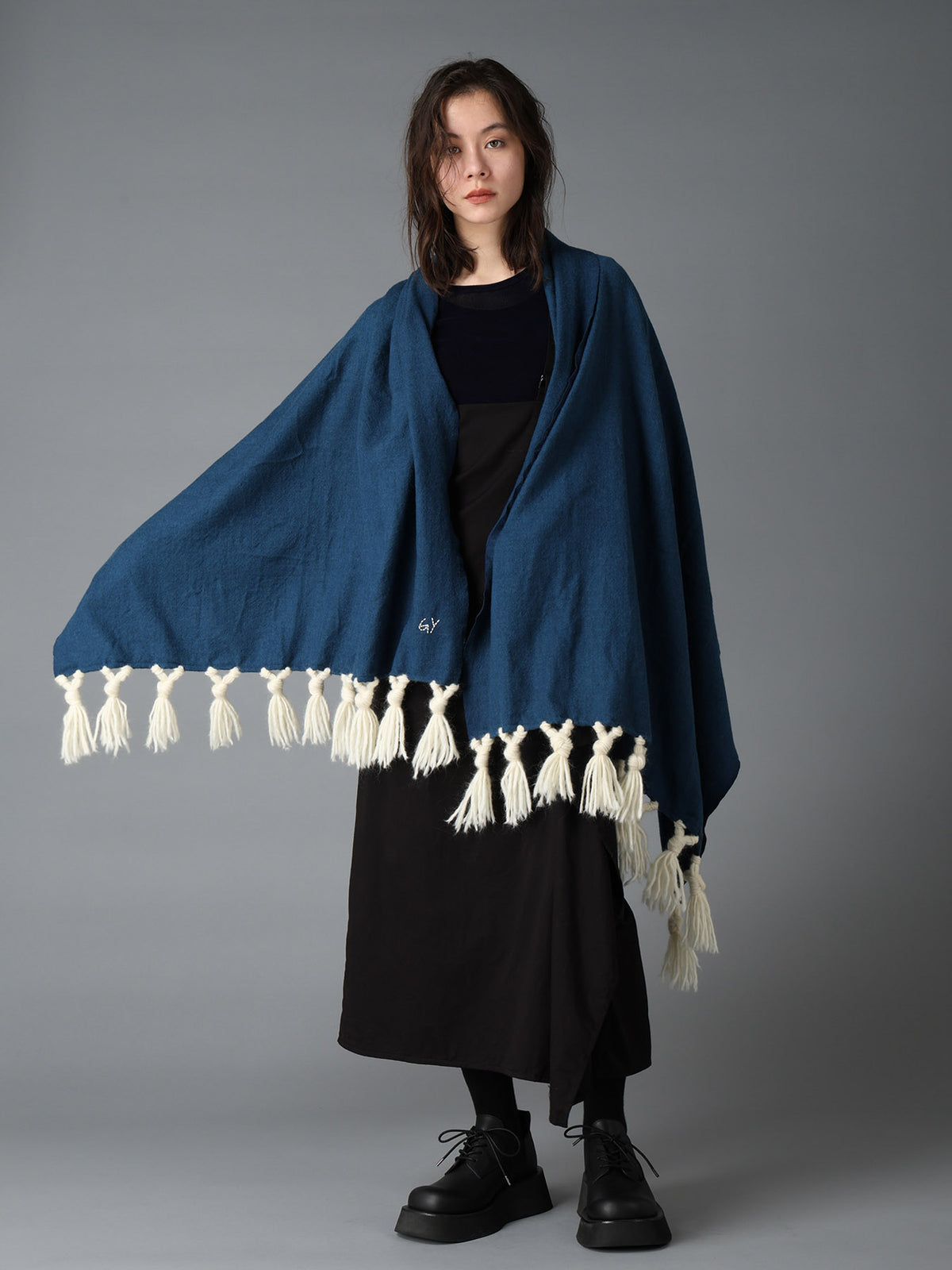 MILLING WOOL FRINGED STOLE