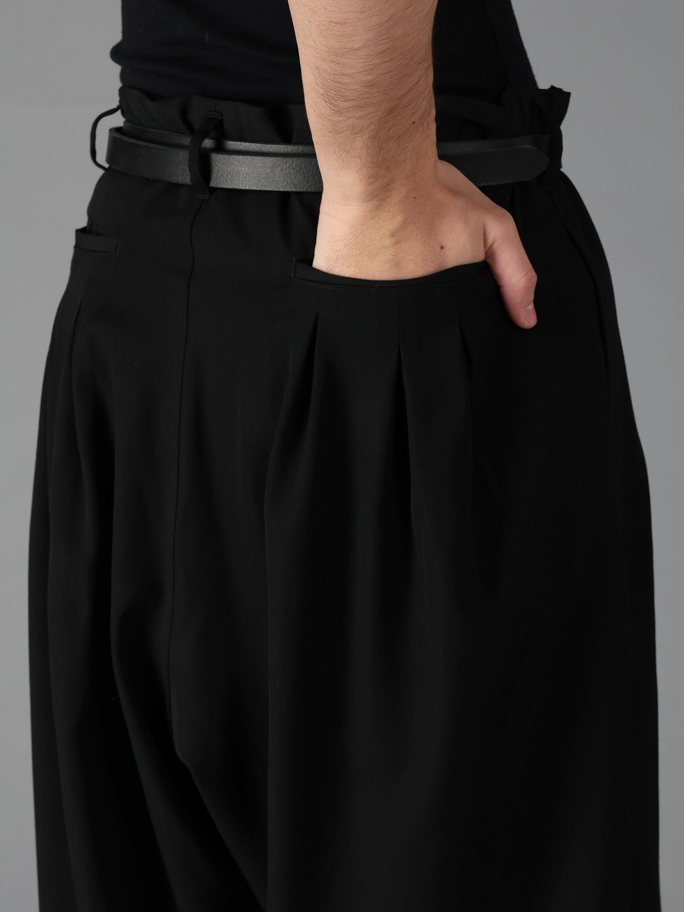 WOOL GABARDINE 12-TUCK PANTS