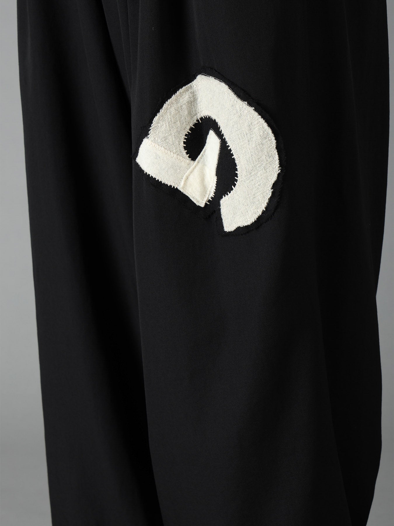 WOOL GABARDINE APPLIQUE 12 TUCK PANTS