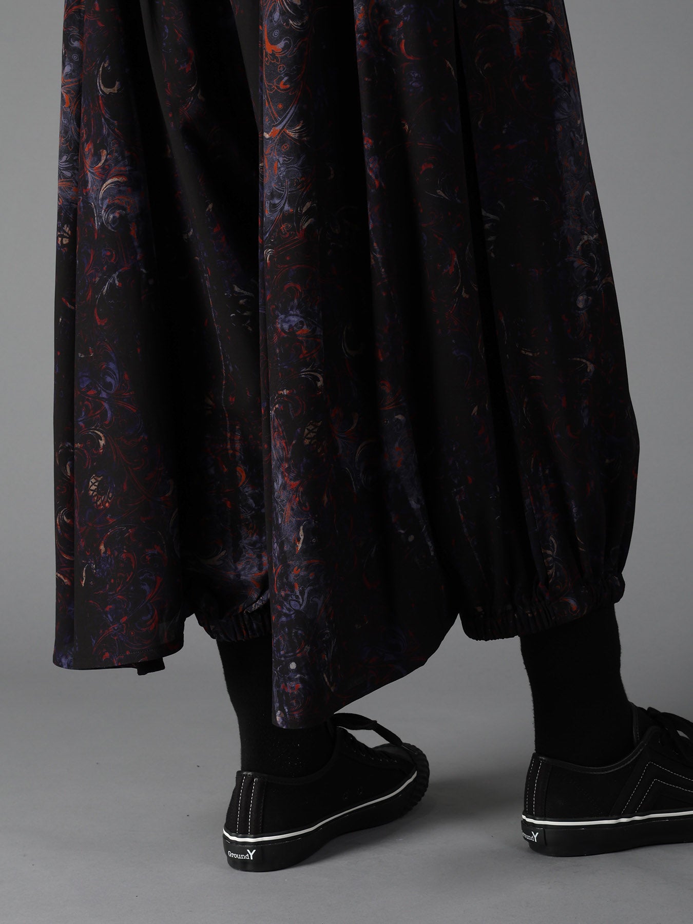 RAYON PAISLEY BALLOON CROW PANTS