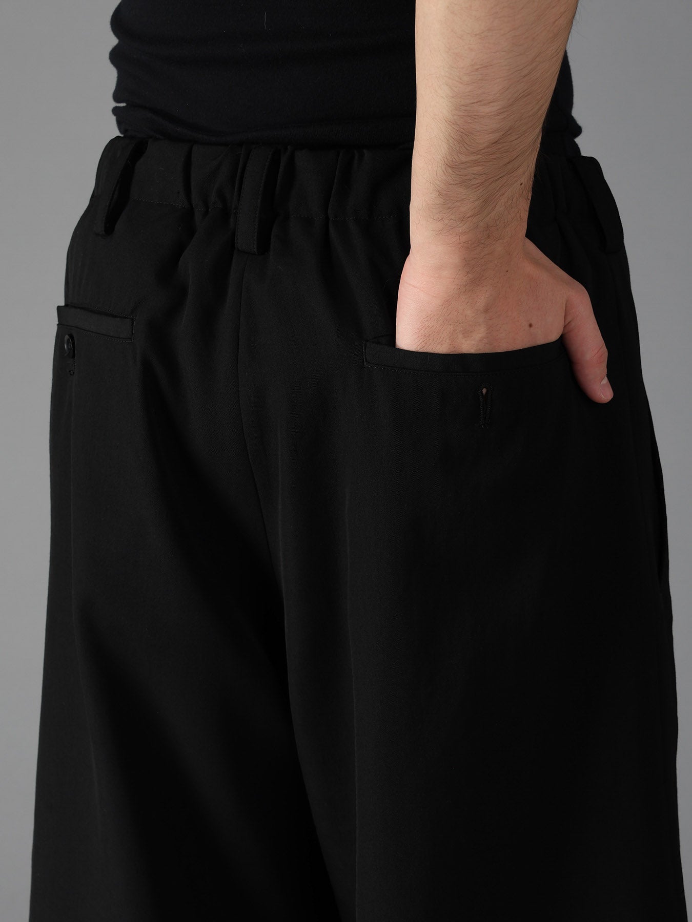 WOOL GABARDINE DOUBLE LAYER HALF PANTS