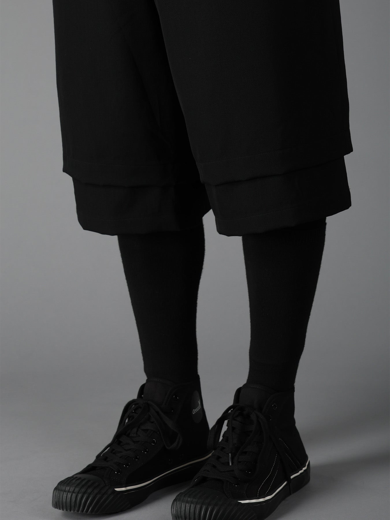 WOOL GABARDINE DOUBLE LAYER HALF PANTS