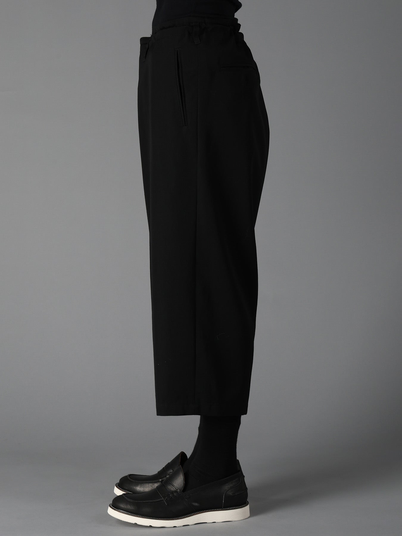 WOOL GABARDINE CROPPED PANTS