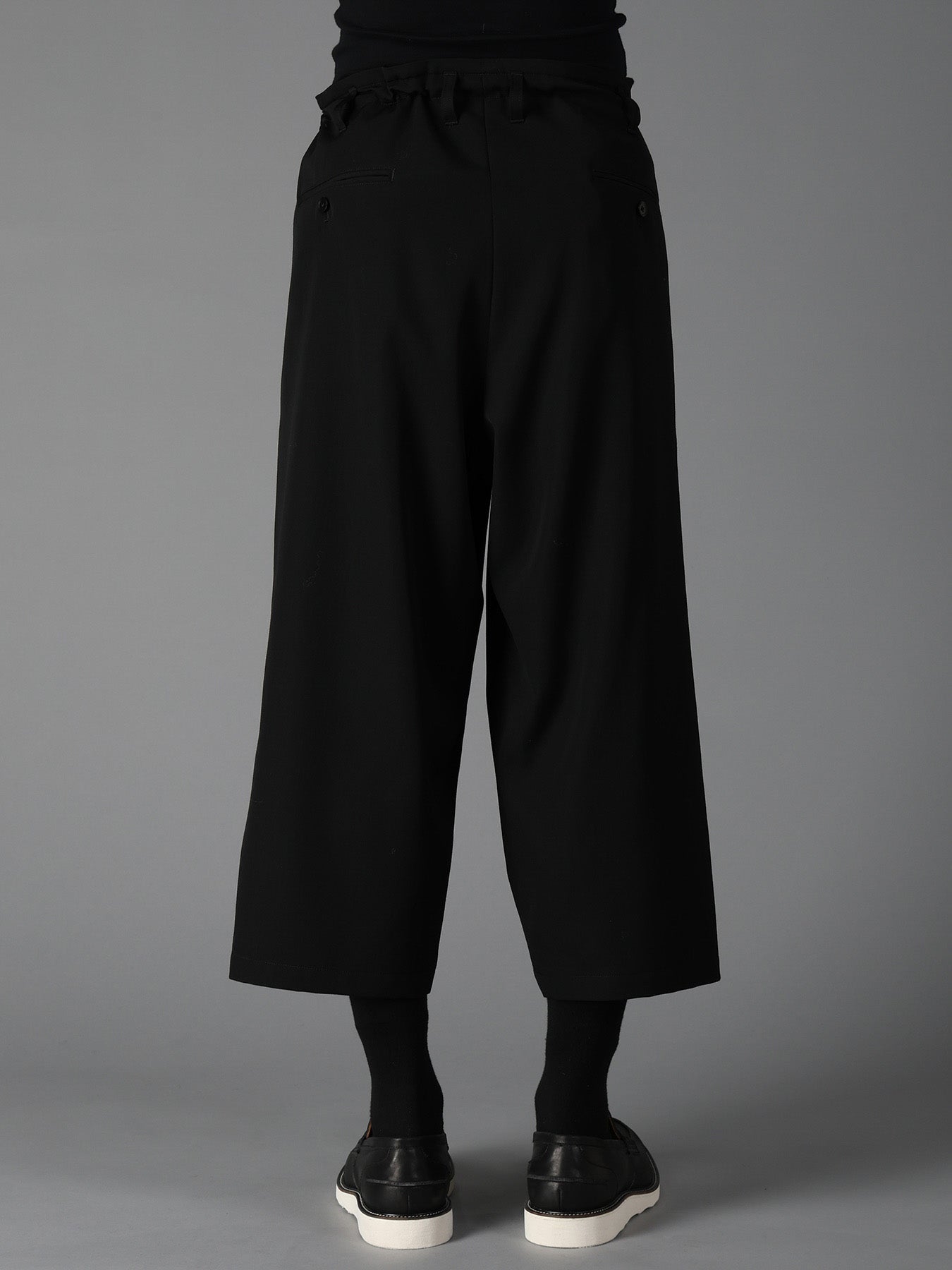 WOOL GABARDINE CROPPED PANTS