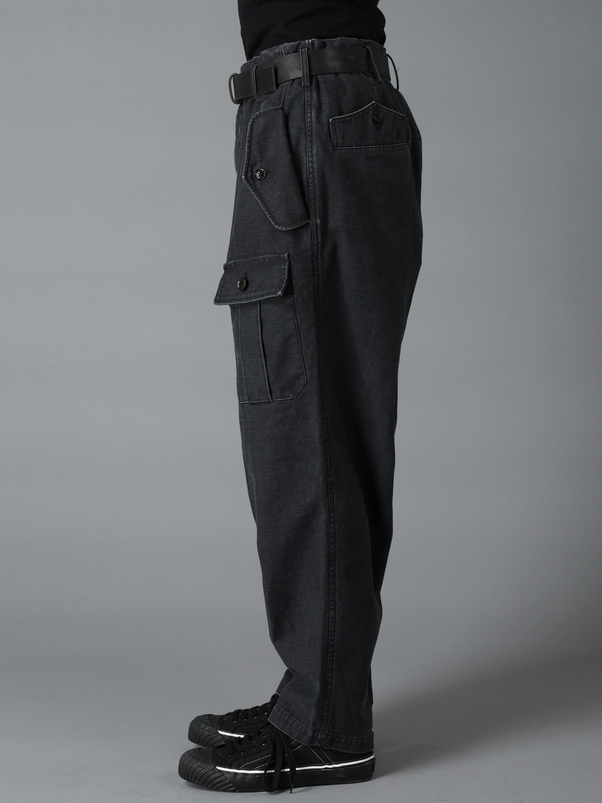 SULFUR DYED BACK SATIN POCKET SLIM PANTS