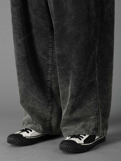 SULFUR-DYED CORDUROY CHEMICAL-BLEACH 12-TUCK PANTS