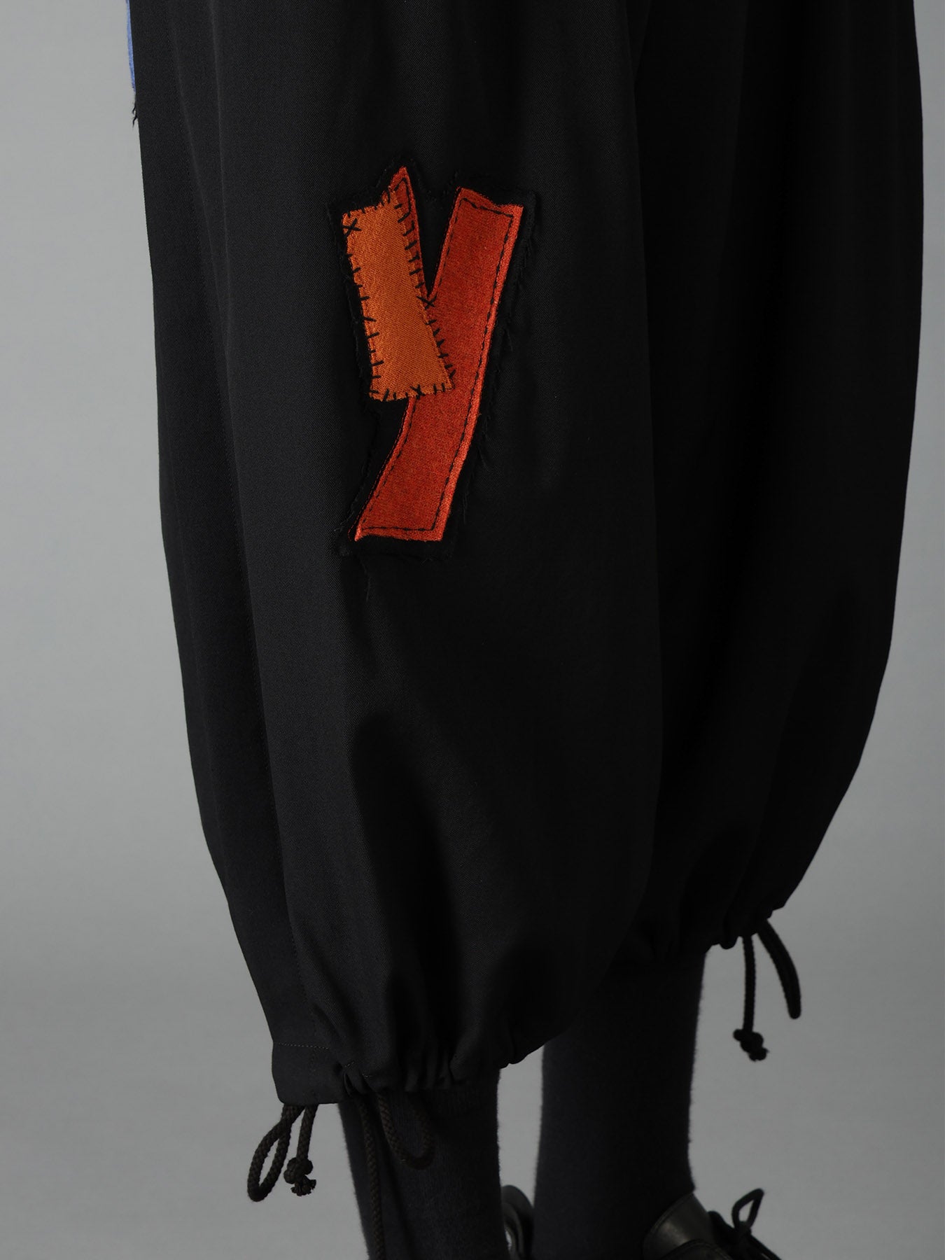 WOOL GABARDINE APPLIQUE BALLOON PANTS