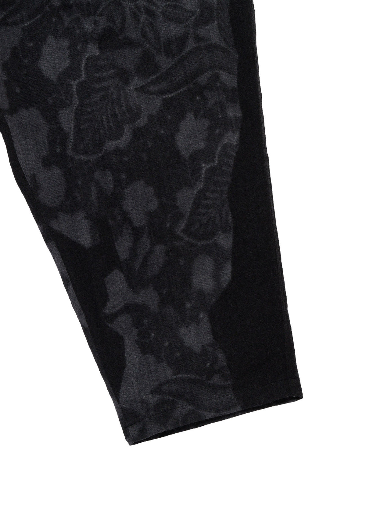 BATIK PATTERN 3-TUCK PANTS WITH FLAPS