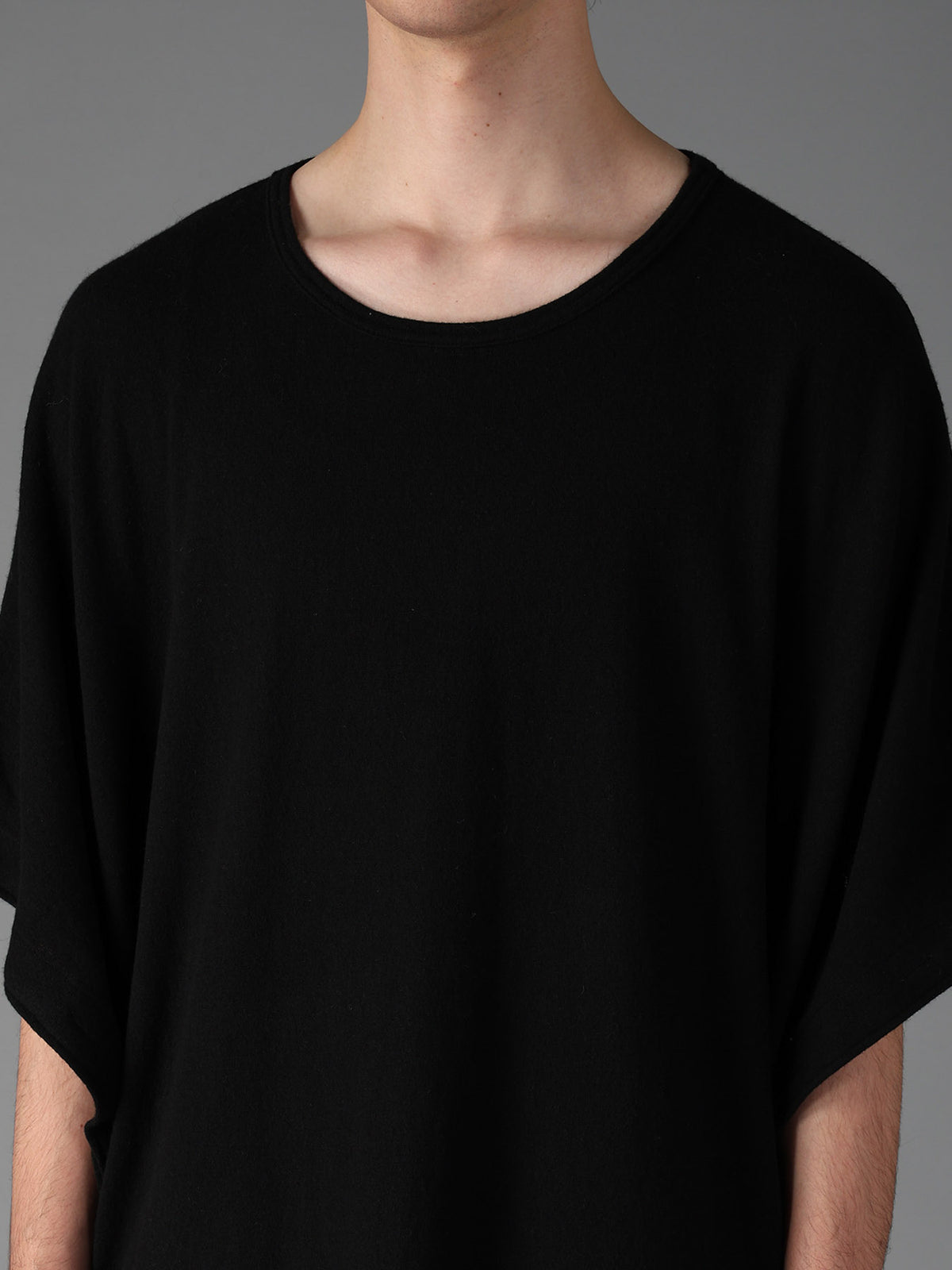 AIRY FEATHERY SIDE-BUTTON OVERSIZED SHORT-SLEEVE T-SHIRT