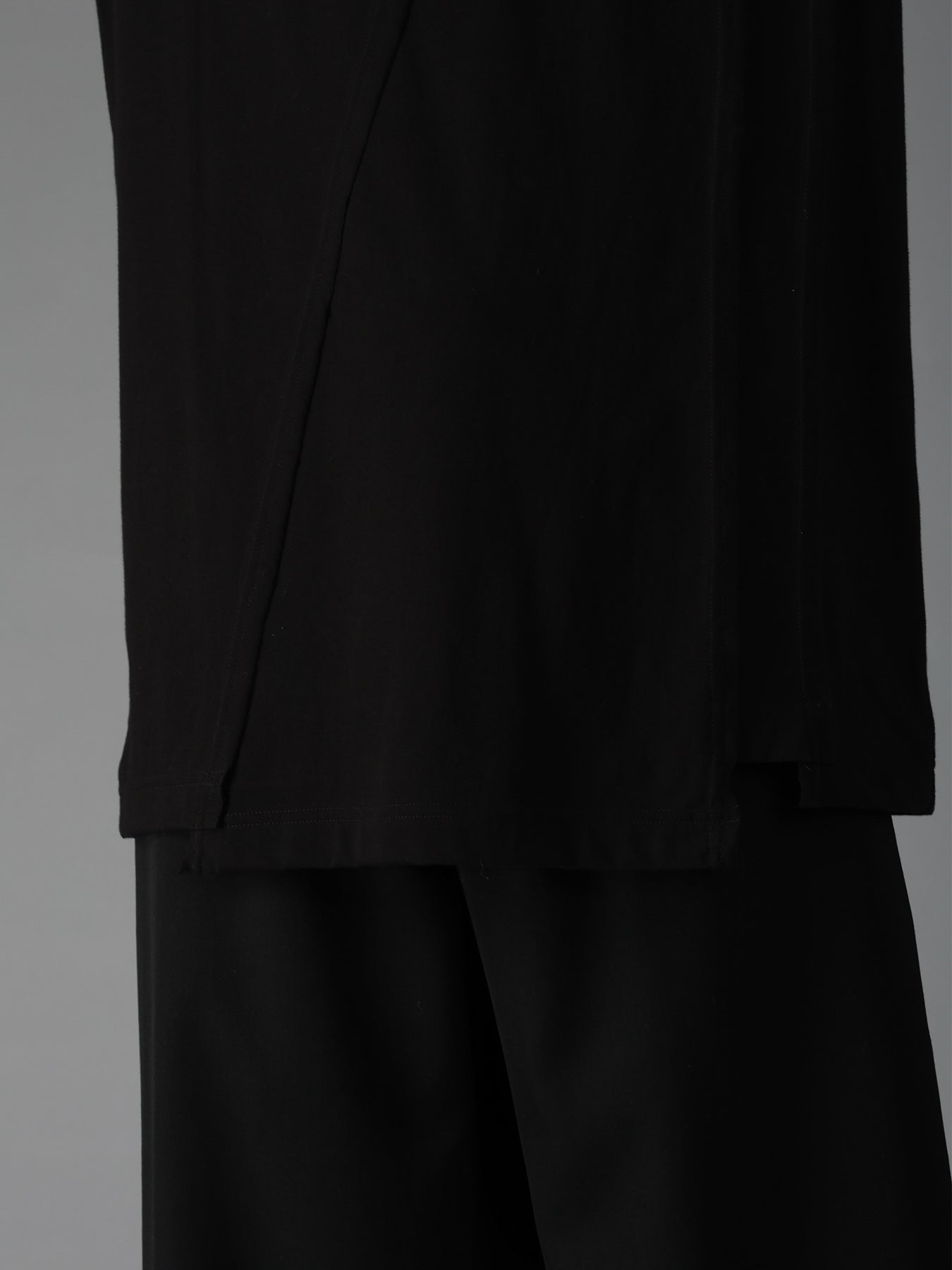 COTTON JERSEY CUT-OFF LONG SLEEVED T