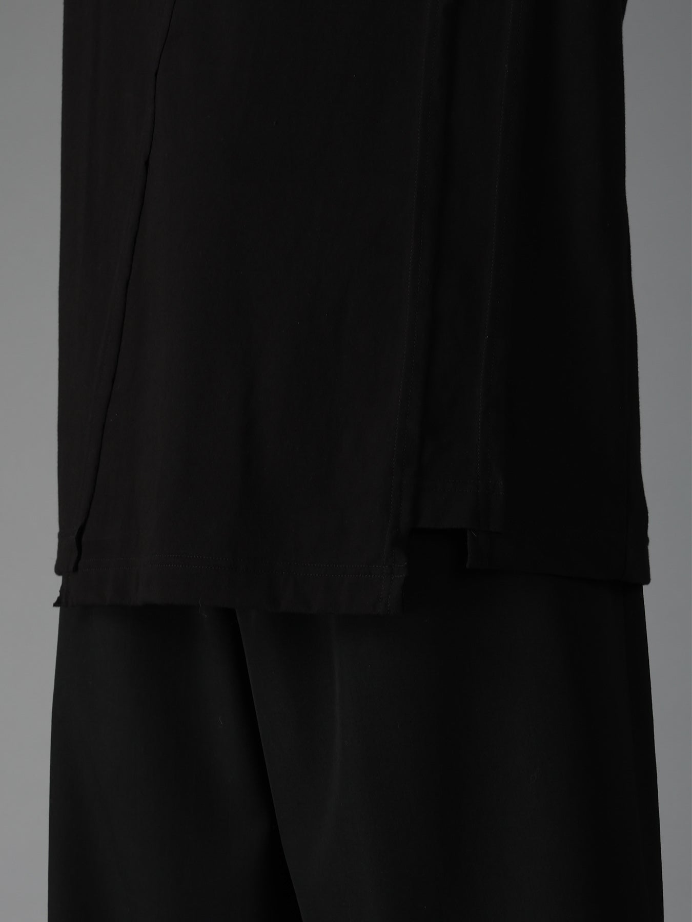 COTTON JERSEY CUT-OFF LONG SLEEVED T
