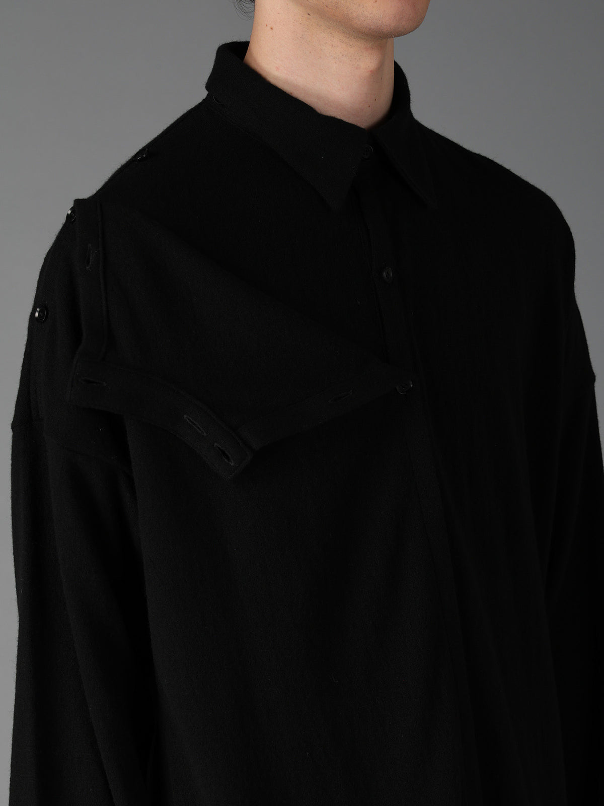 AIRY FEATHERY RIGHT-SIDE DRAPE SHIRT