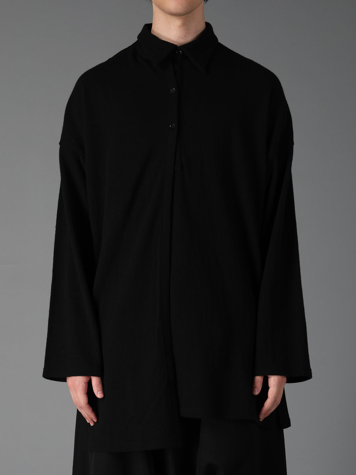 AIRY FEATHERY RIGHT-SIDE DRAPE SHIRT