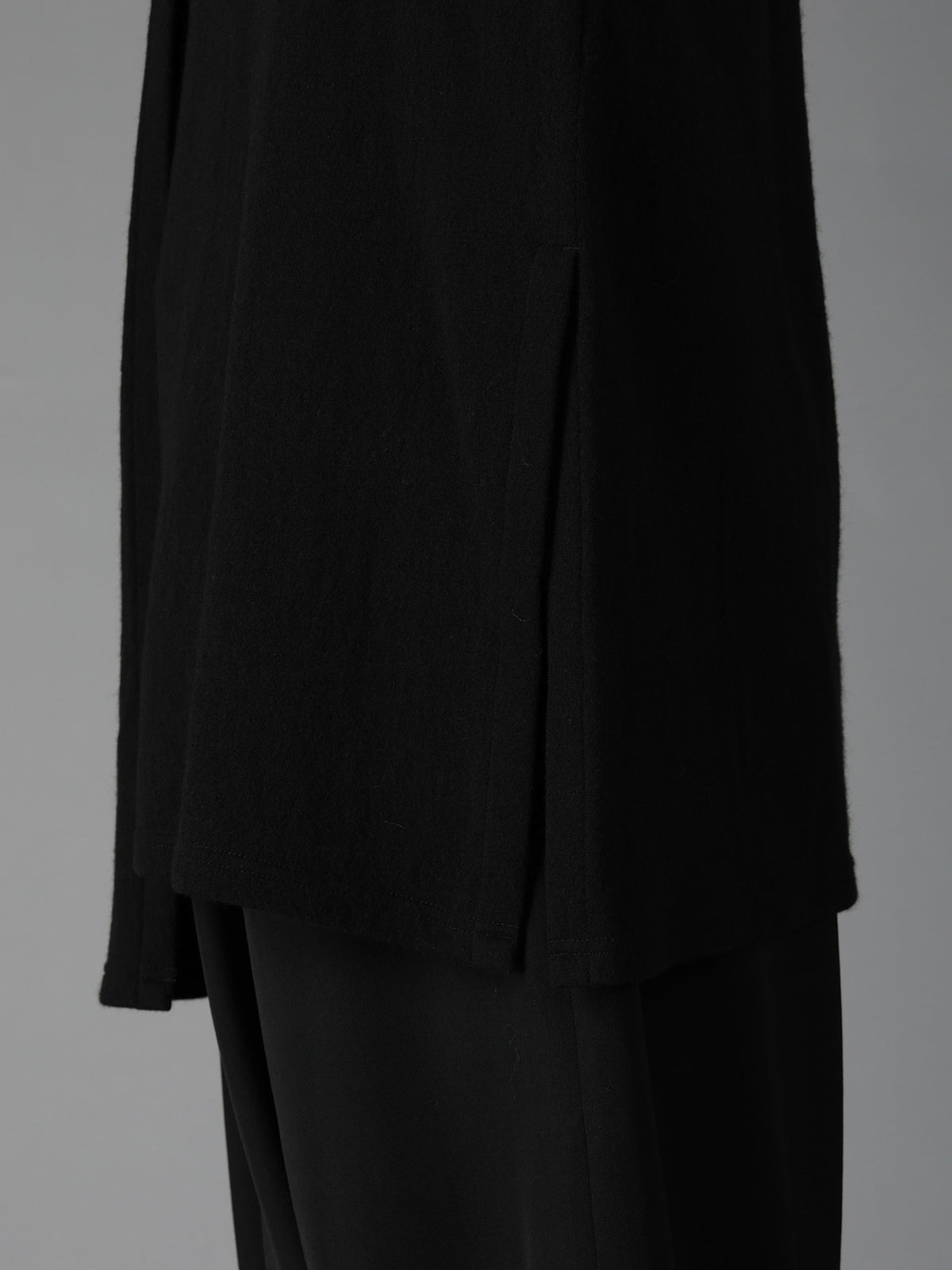 AIRY FEATHERY RIGHT-SIDE DRAPE SHIRT