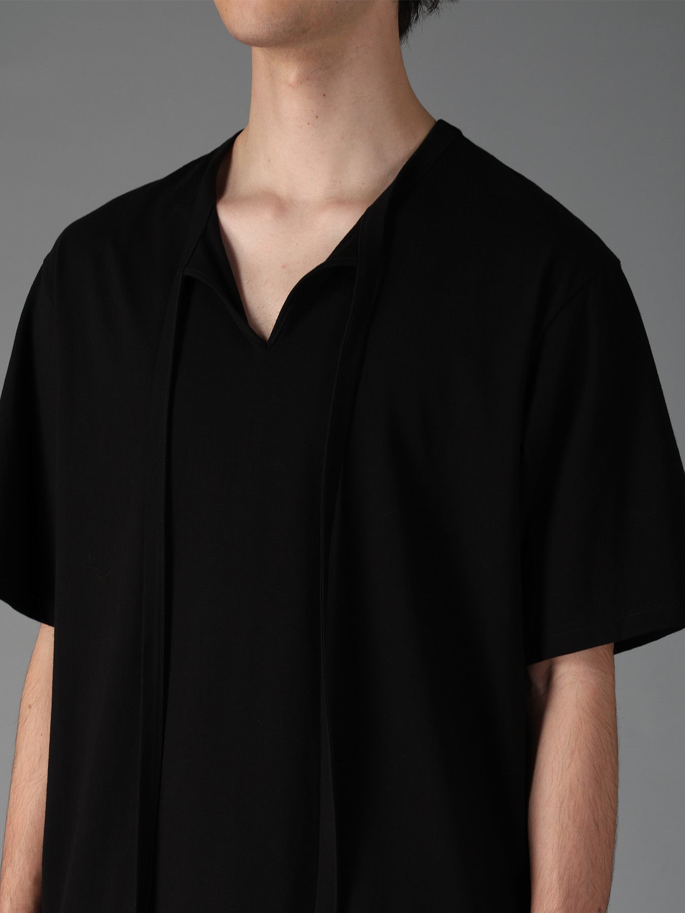 COTTON JERSEY FRONT SLIT COLLAR SHORT SLEEVED T – THE SHOP YOHJI