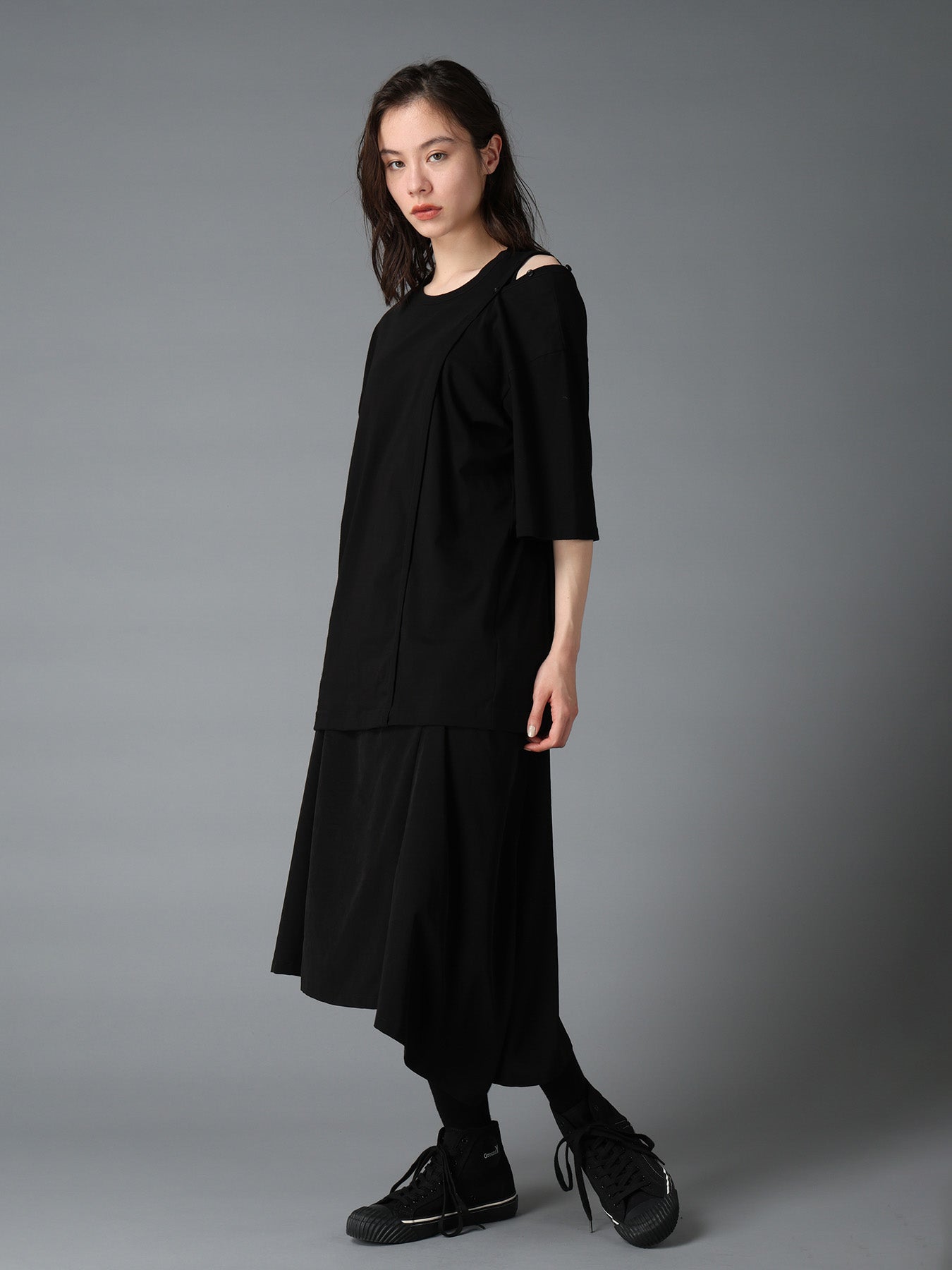ULTIMA JERSEY SHOULDER CUT SHORT SLEEVED T