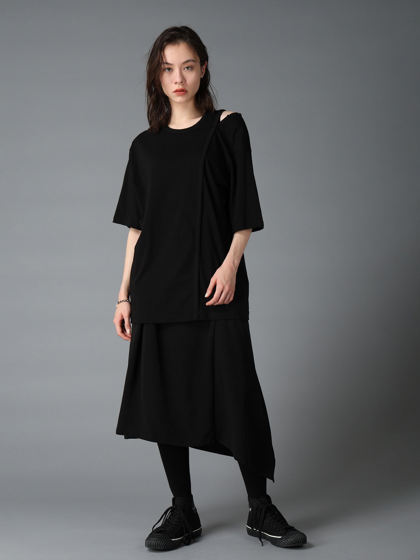 ULTIMA JERSEY SHOULDER CUT SHORT SLEEVED T