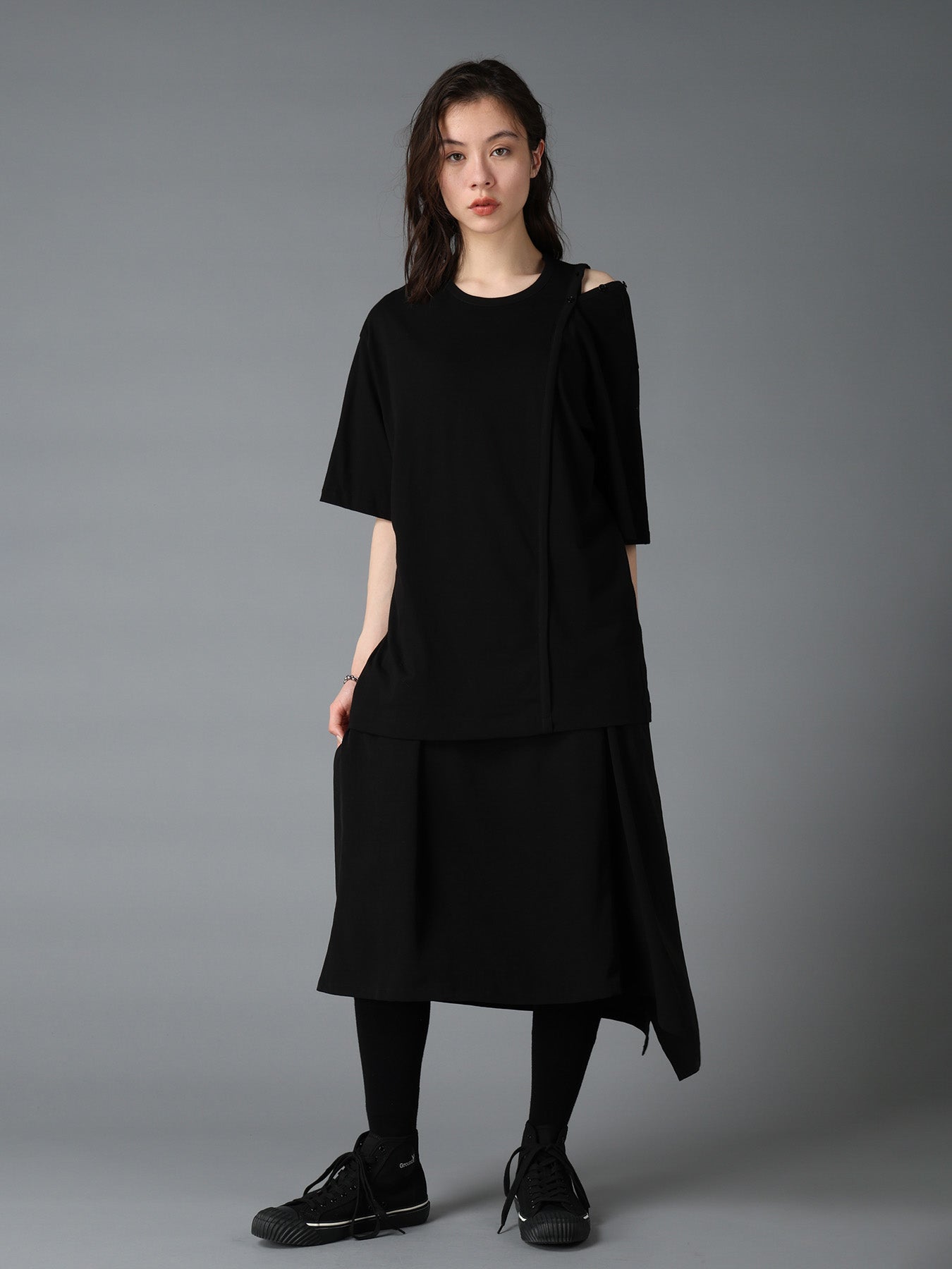 ULTIMA JERSEY SHOULDER CUT SHORT SLEEVED T