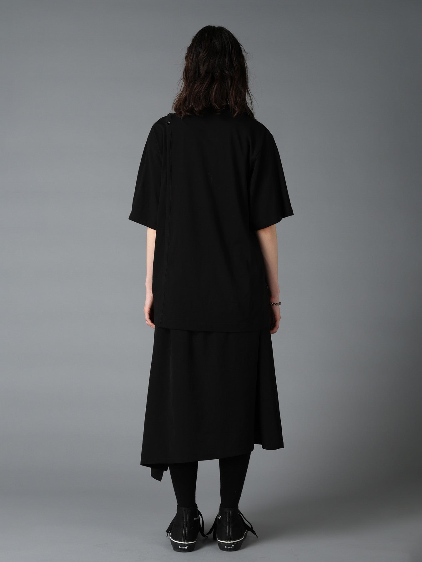 ULTIMA JERSEY SHOULDER CUT SHORT SLEEVED T